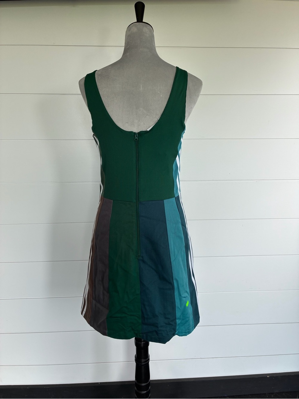 Adidas Women Originals x
KSENIASCHNAIDER Mimi Dress Sz 10 NWT - Picture 6 of 11